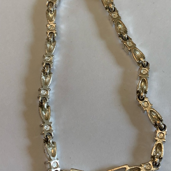 Avon Silver Tone Rhinestone Tennis Bracelet. 7” Long - Picture 6 of 7